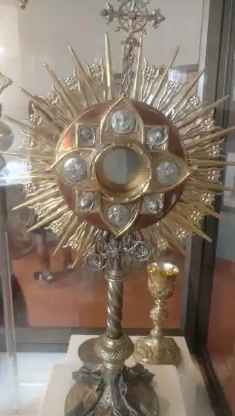 Christian solar disc, radiated monstrance